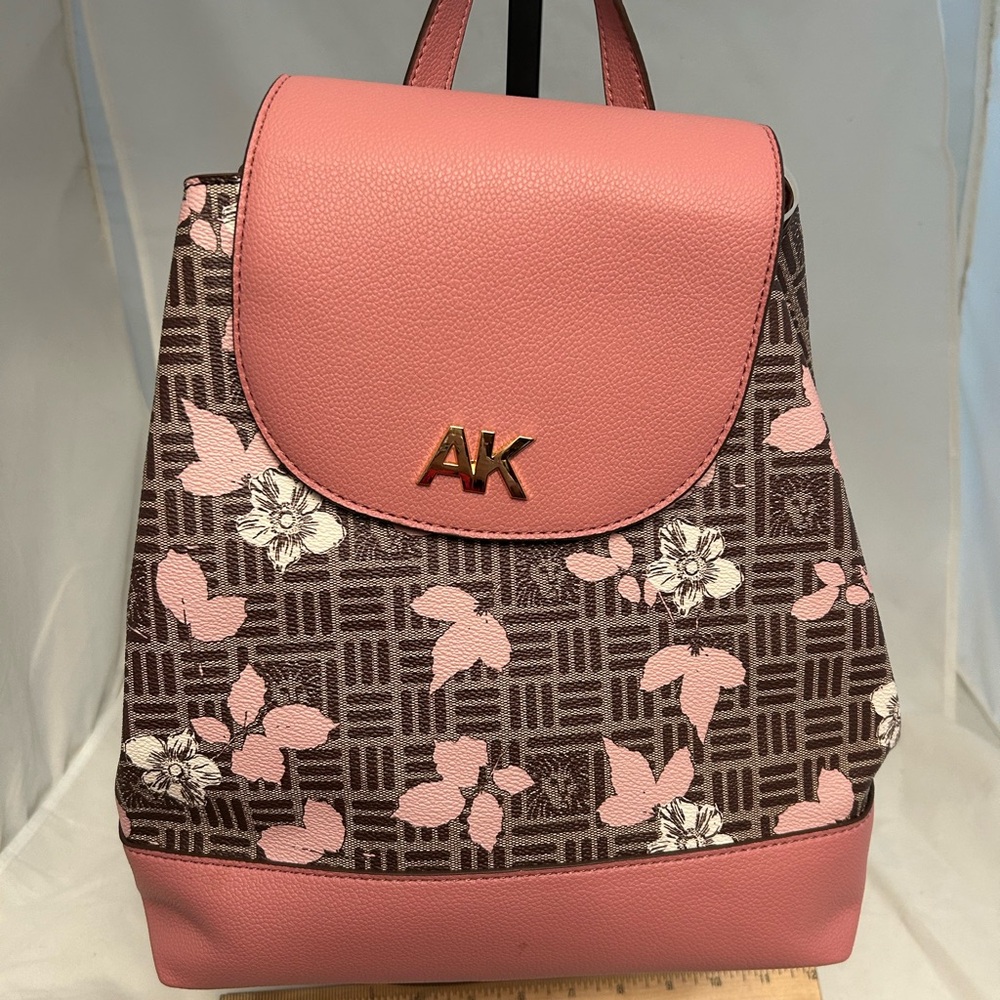 Anne Klein backpack with matching card holder.NEW -WOT , INSIDE POCKETS